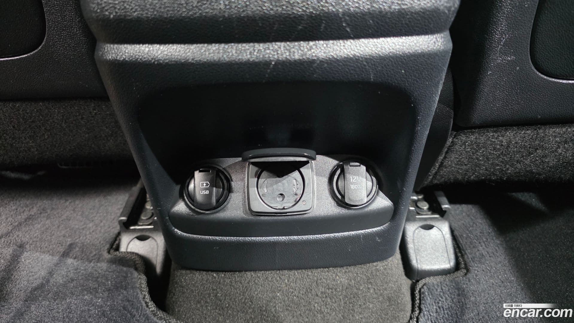 Main__Slider__Photo:Sorento Kia 2016.3-17