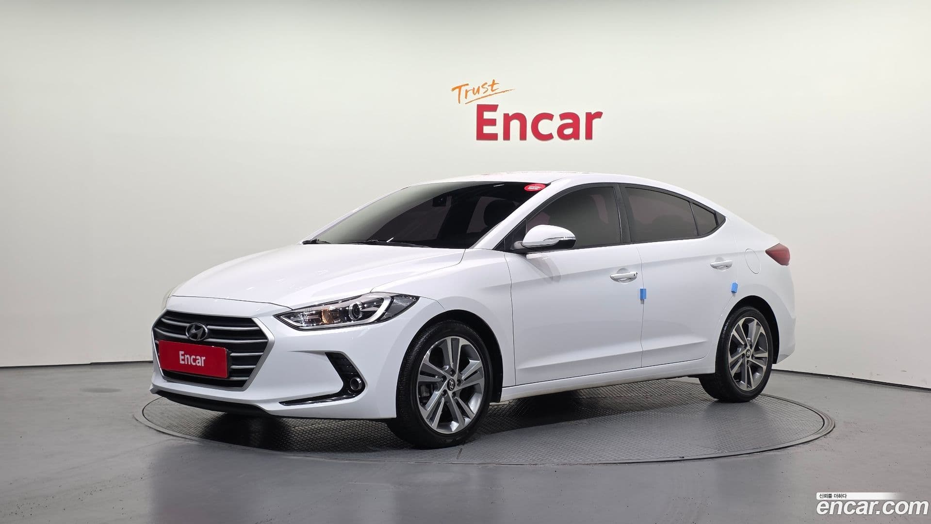 Main__Slider__Photo:AVANTE Hyundai 2017.9-0