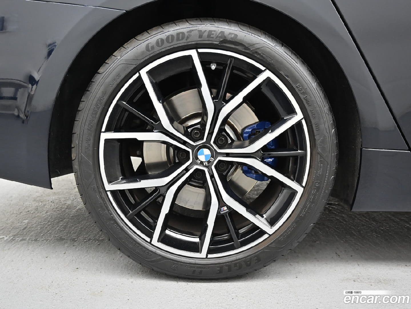 Main__Slider__Photo:5-Series BMW 2023.4-4