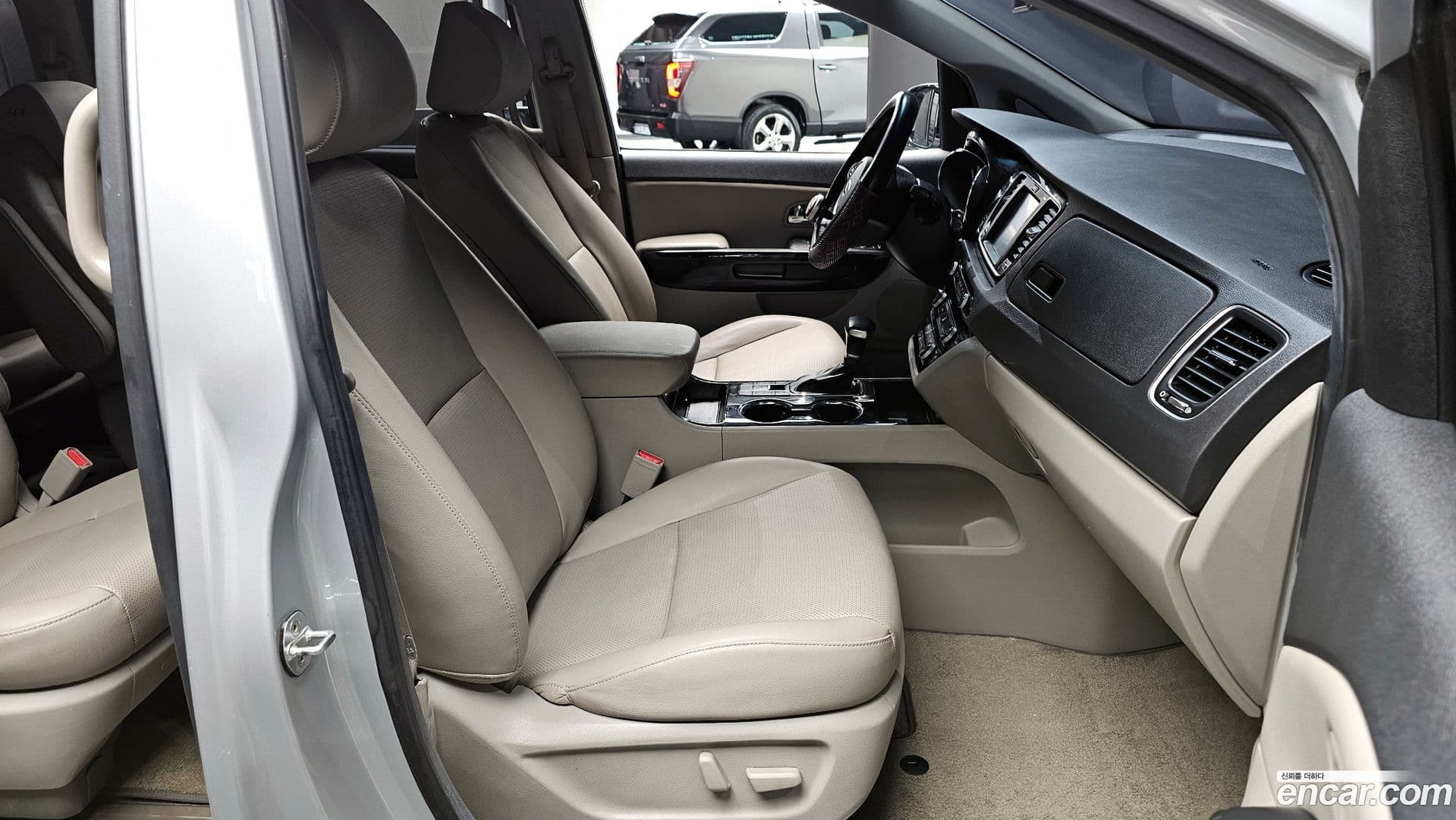 Main__Slider__Photo:Canival Kia 2018.4-9