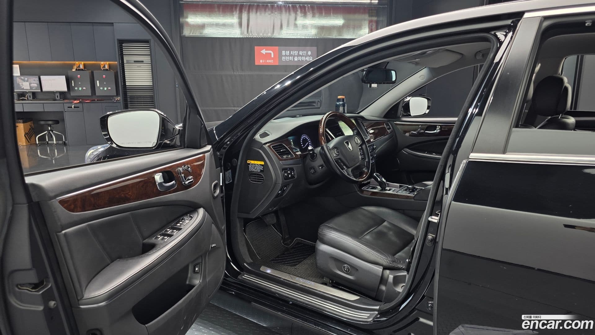 Main__Slider__Photo:Equus Hyundai 2015.1-10