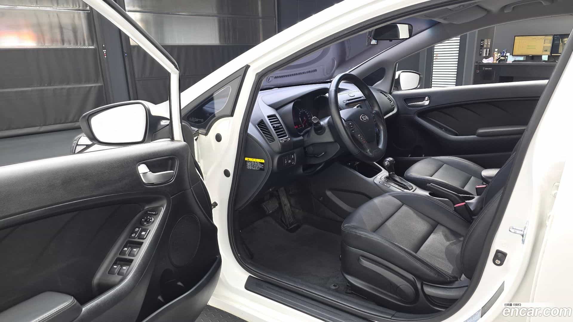 K3 Kia 2013.1-INNER-010