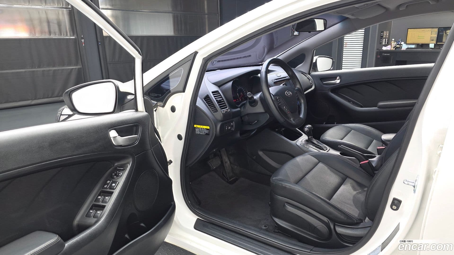 Main__Slider__Photo:K3 Kia 2013.1-9