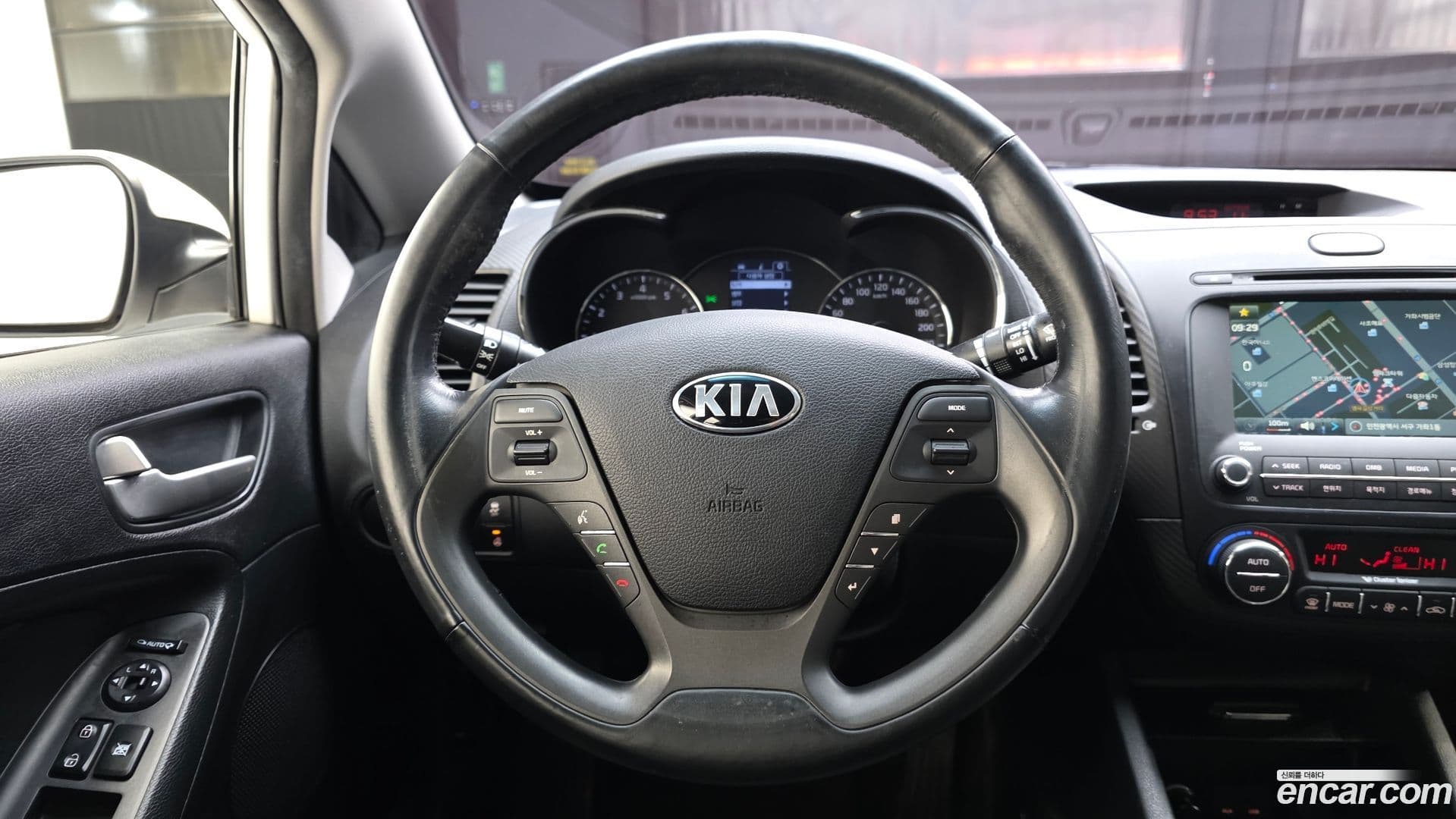 Main__Slider__Photo:K3 Kia 2013.1-12