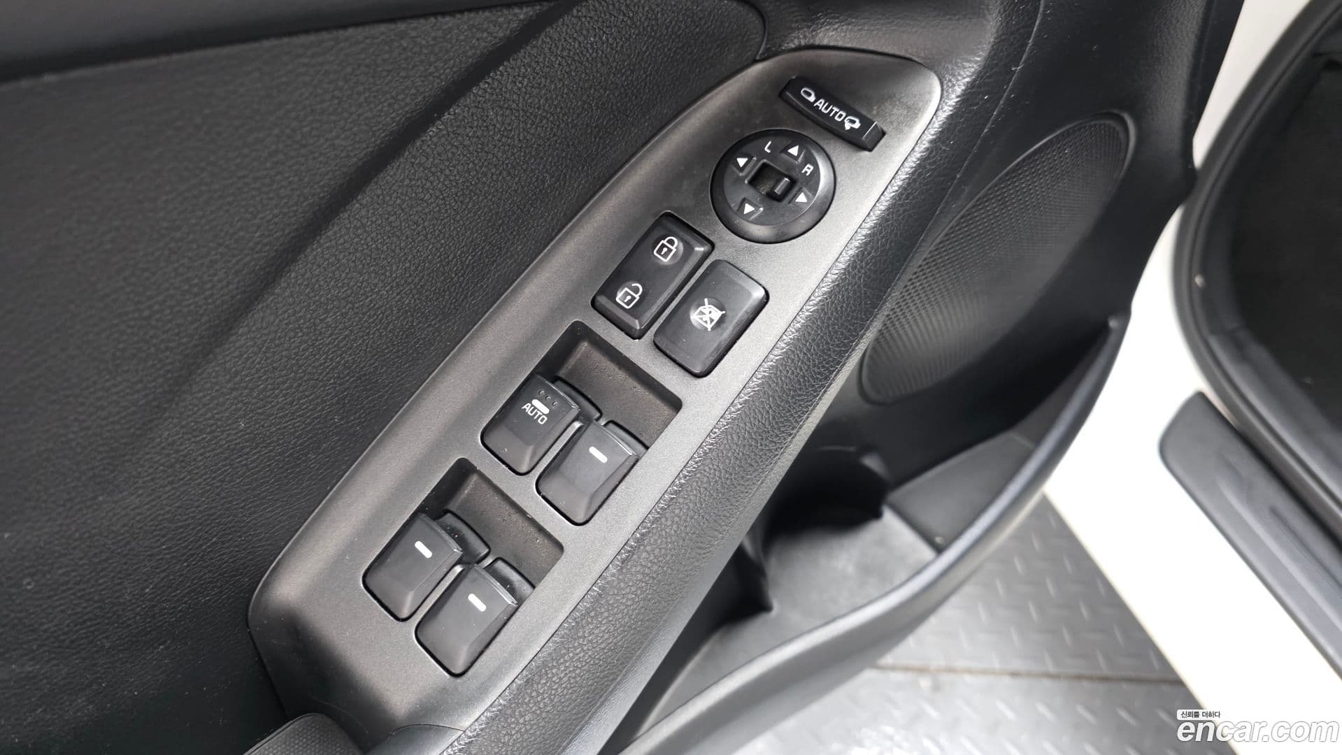 Main__Slider__Photo:K3 Kia 2013.1-18