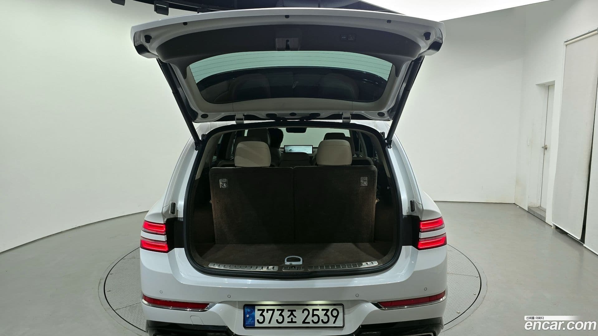 Main__Slider__Photo:GV80 Genesis 2023.8-19