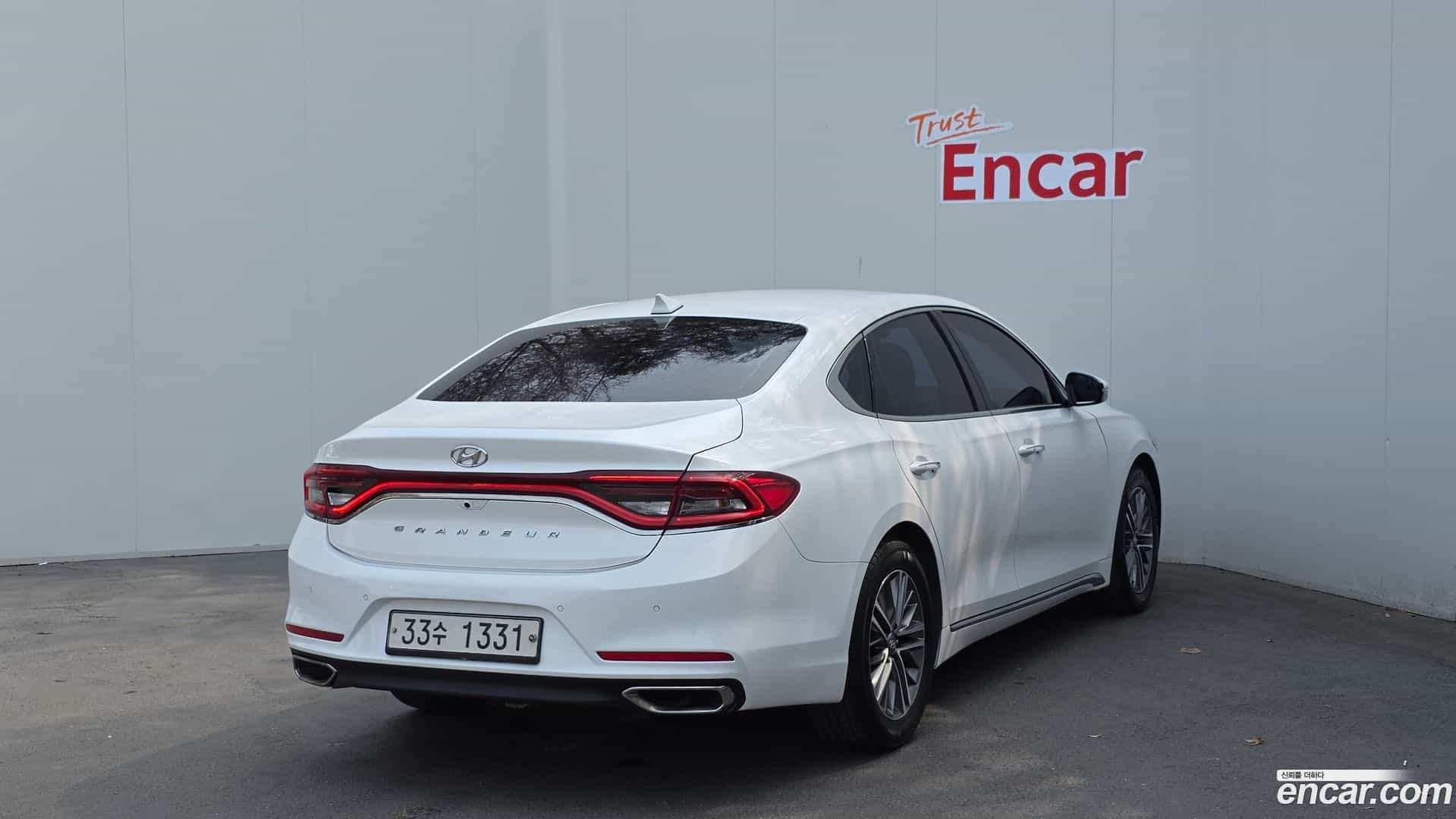 Grandeur Hyundai 2017.1-OUTER-002