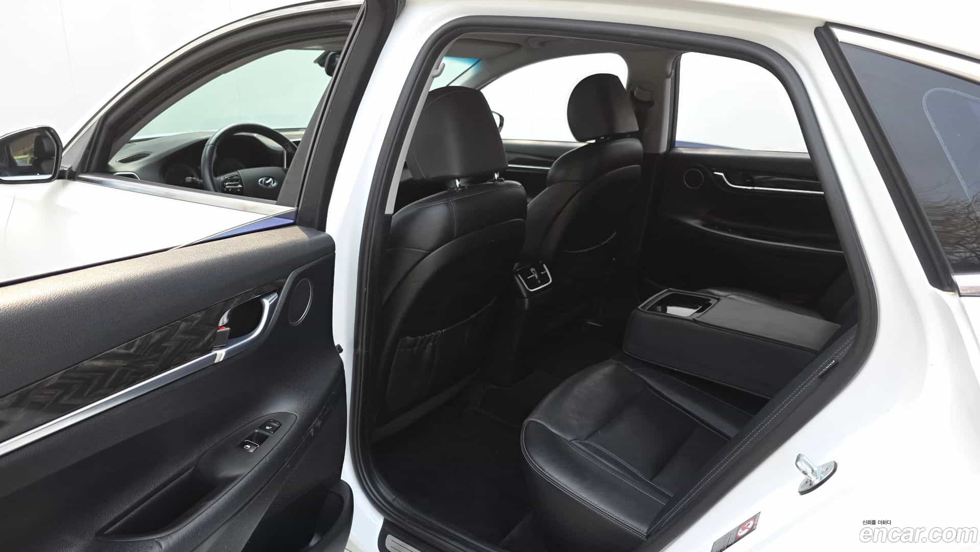 Grandeur Hyundai 2017.1-OPTION-015