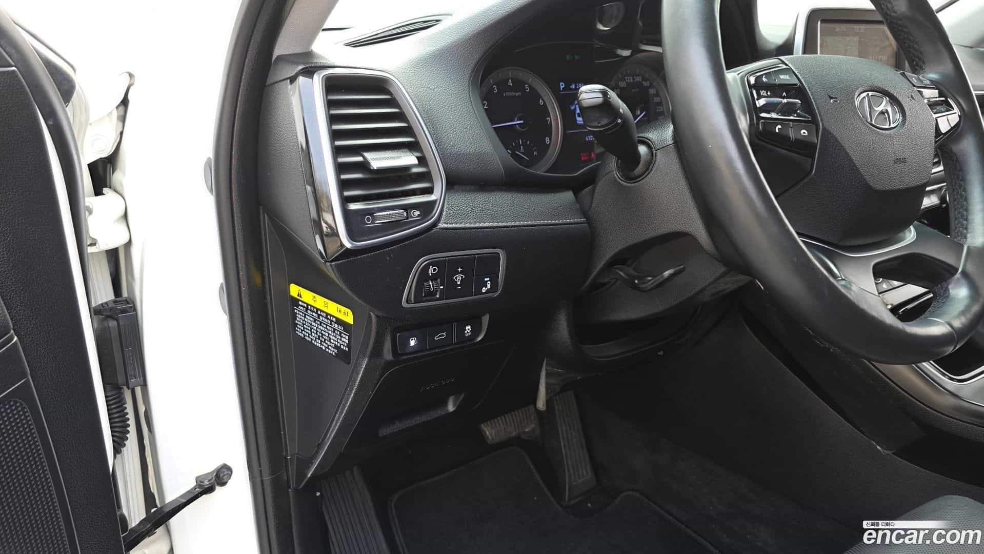 Grandeur Hyundai 2017.1-OPTION-017