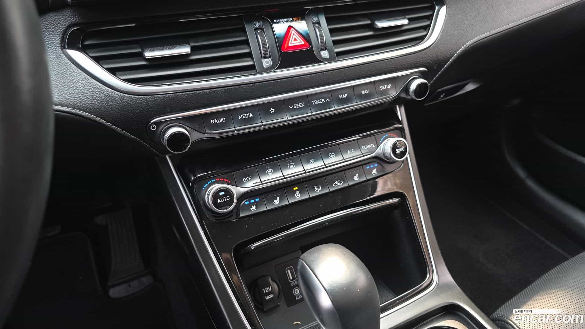 Grandeur Hyundai 2017.1-OPTION-021