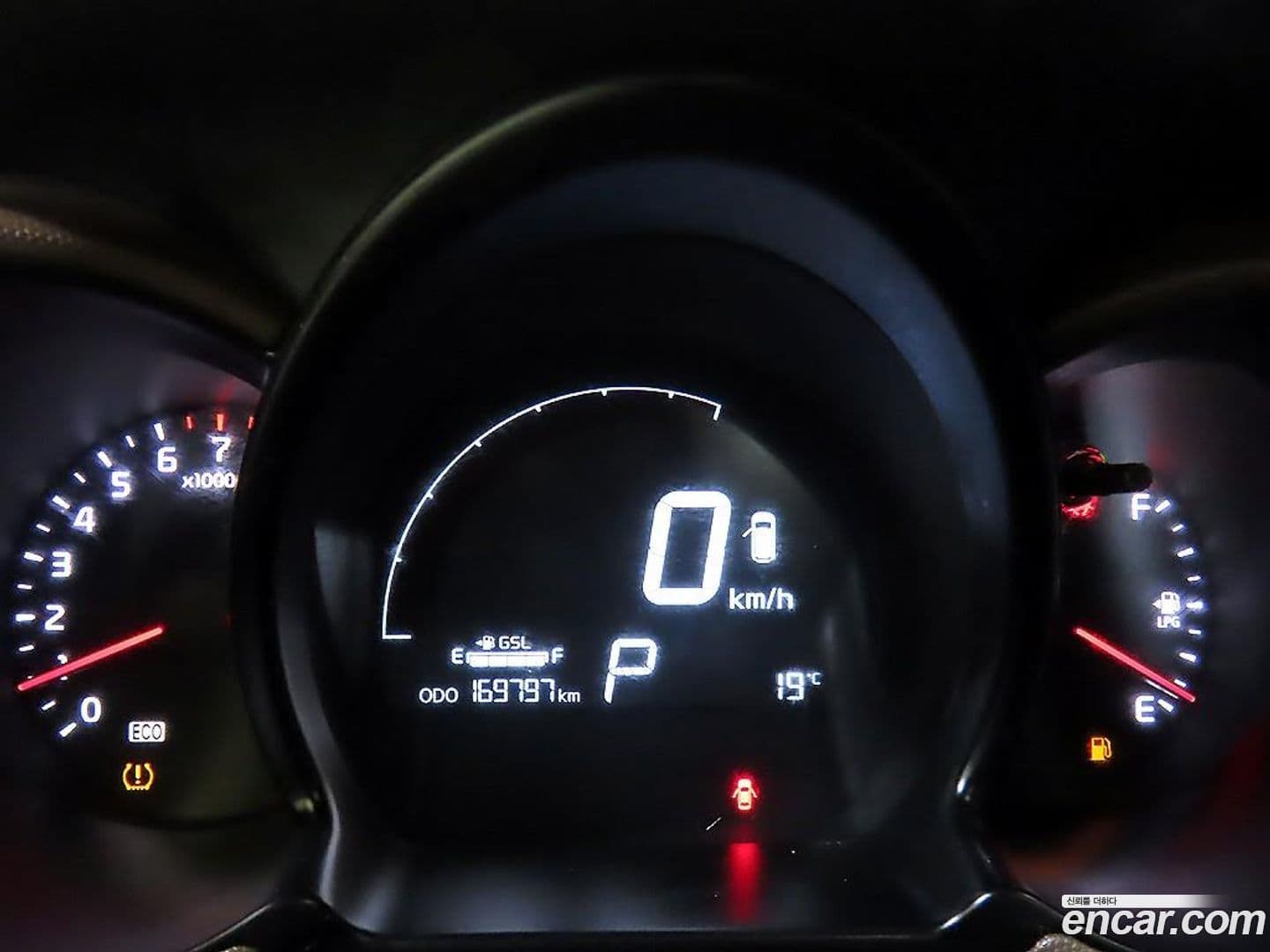 Main__Slider__Photo:RAY Kia 2016.8-8