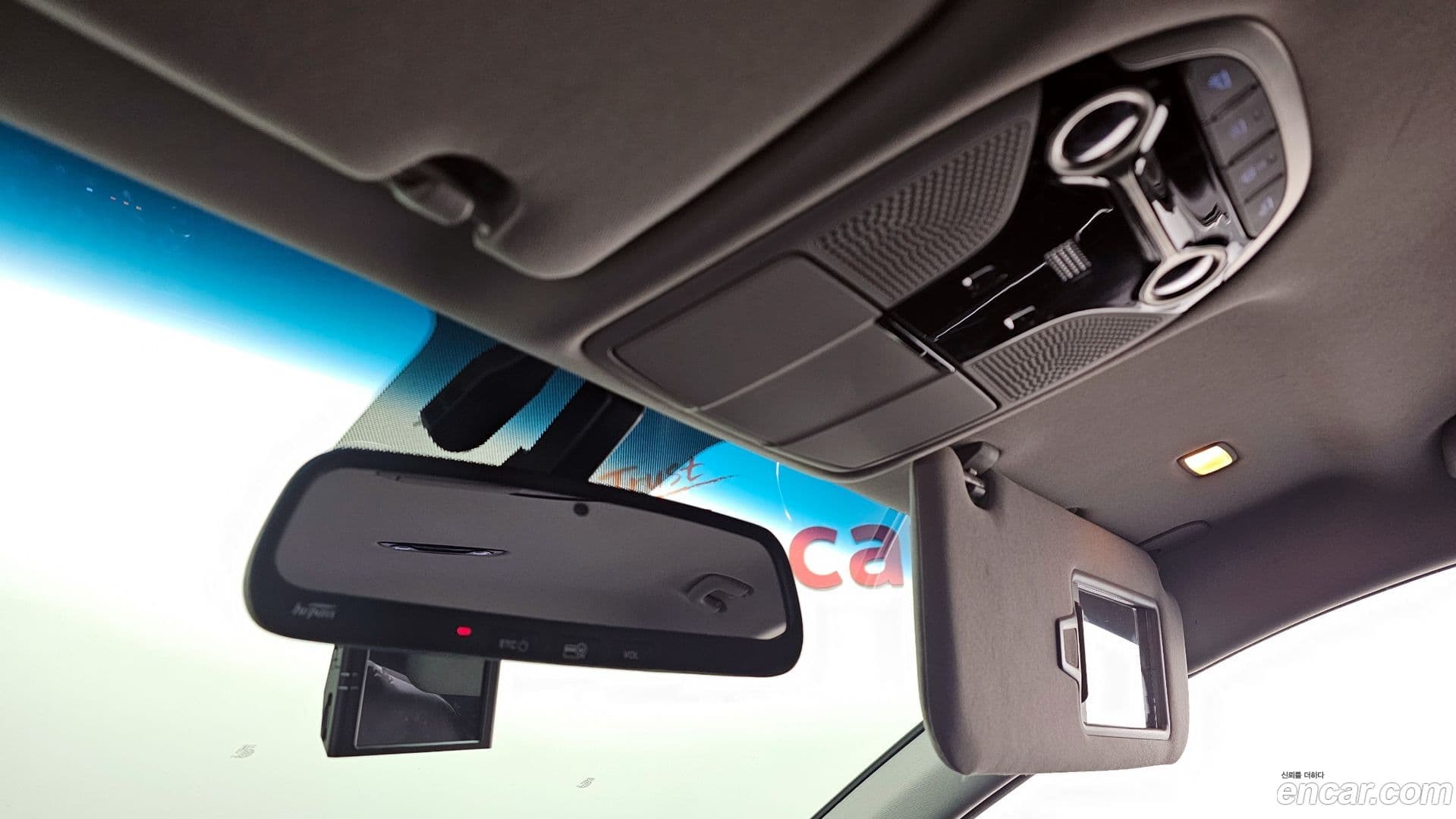 Main__Slider__Photo:Grandeur Hyundai 2017.6-19