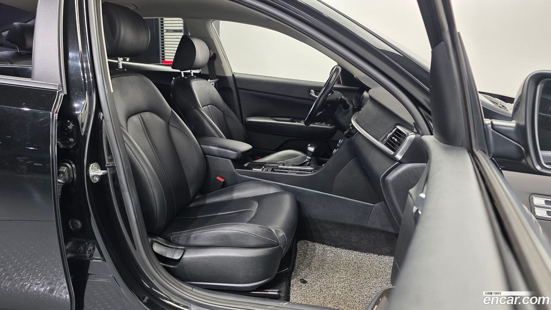 Main__Slider__Photo:K5 Kia 2019.3-10