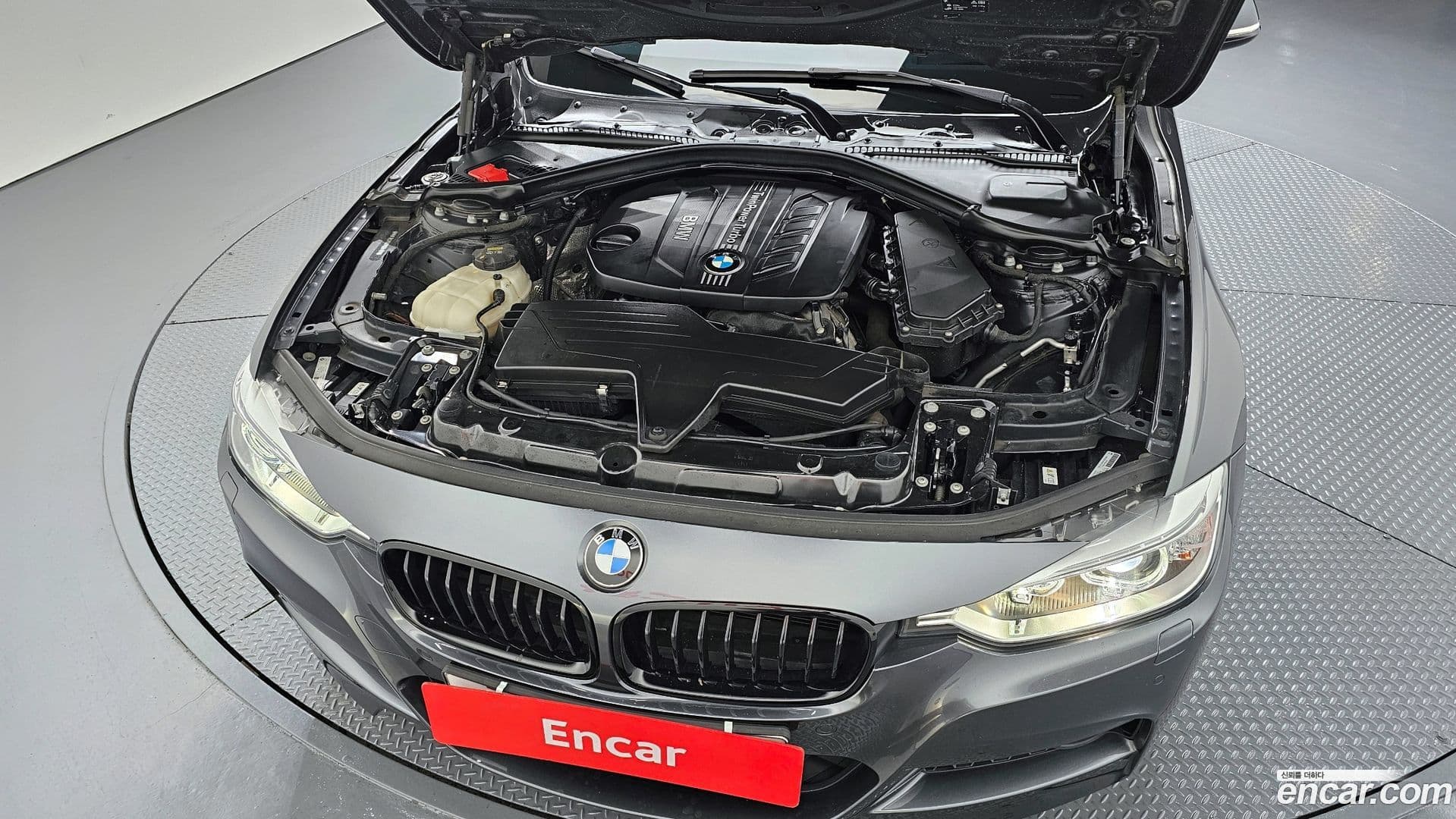 Main__Slider__Photo:3-Series BMW 2015.4-5