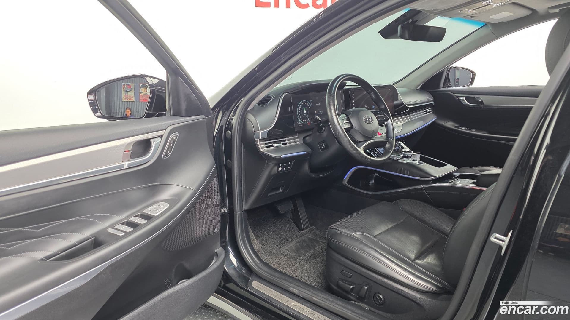 Main__Slider__Photo:Grandeur Hyundai 2020.5-9