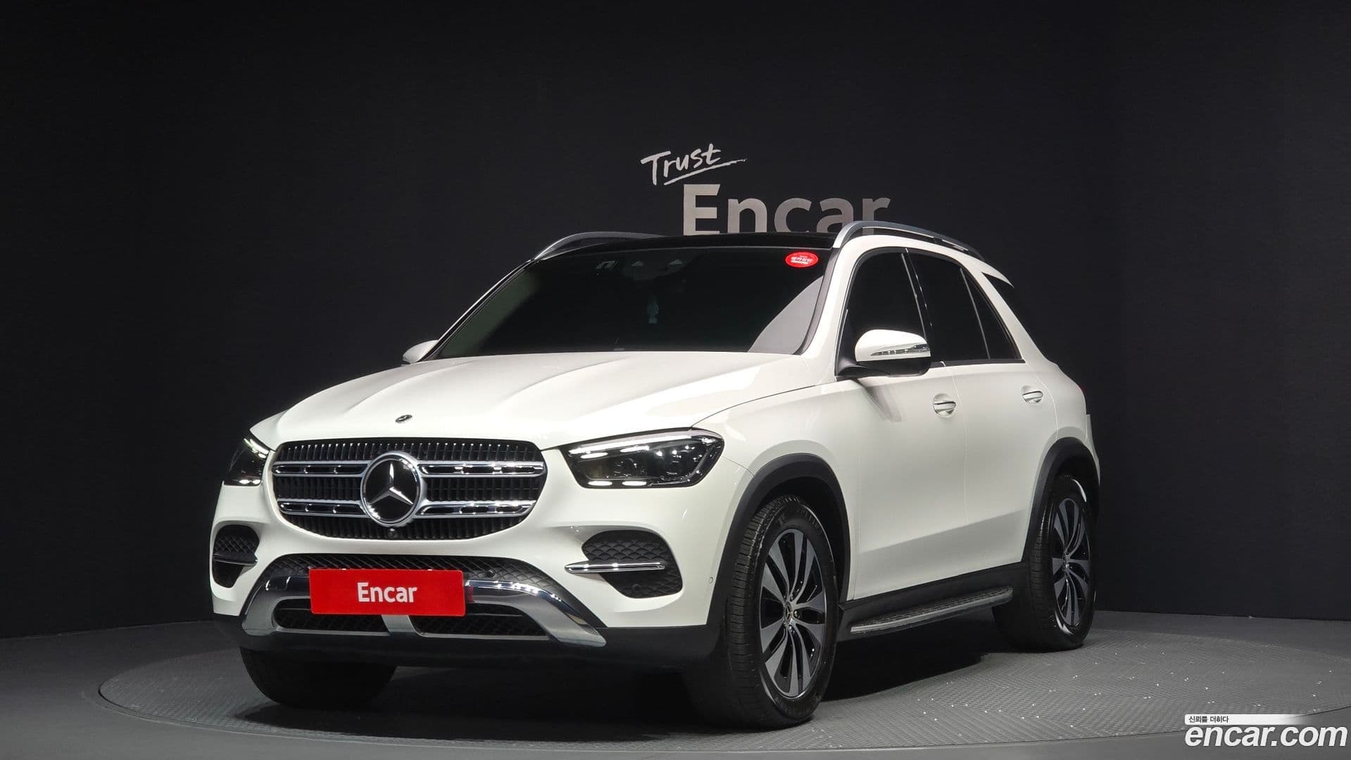 Main__Slider__Photo:GLE-Class Mercedes-Benz 2024.4-0