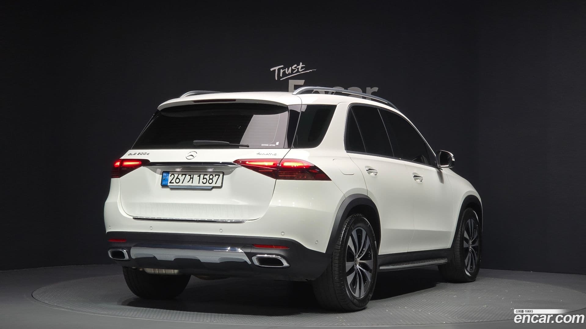 Main__Slider__Photo:GLE-Class Mercedes-Benz 2024.4-1