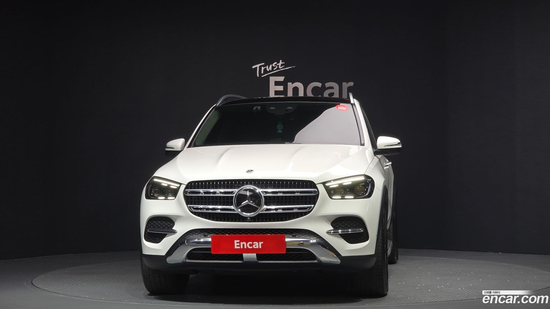 Main__Slider__Photo:GLE-Class Mercedes-Benz 2024.4-2