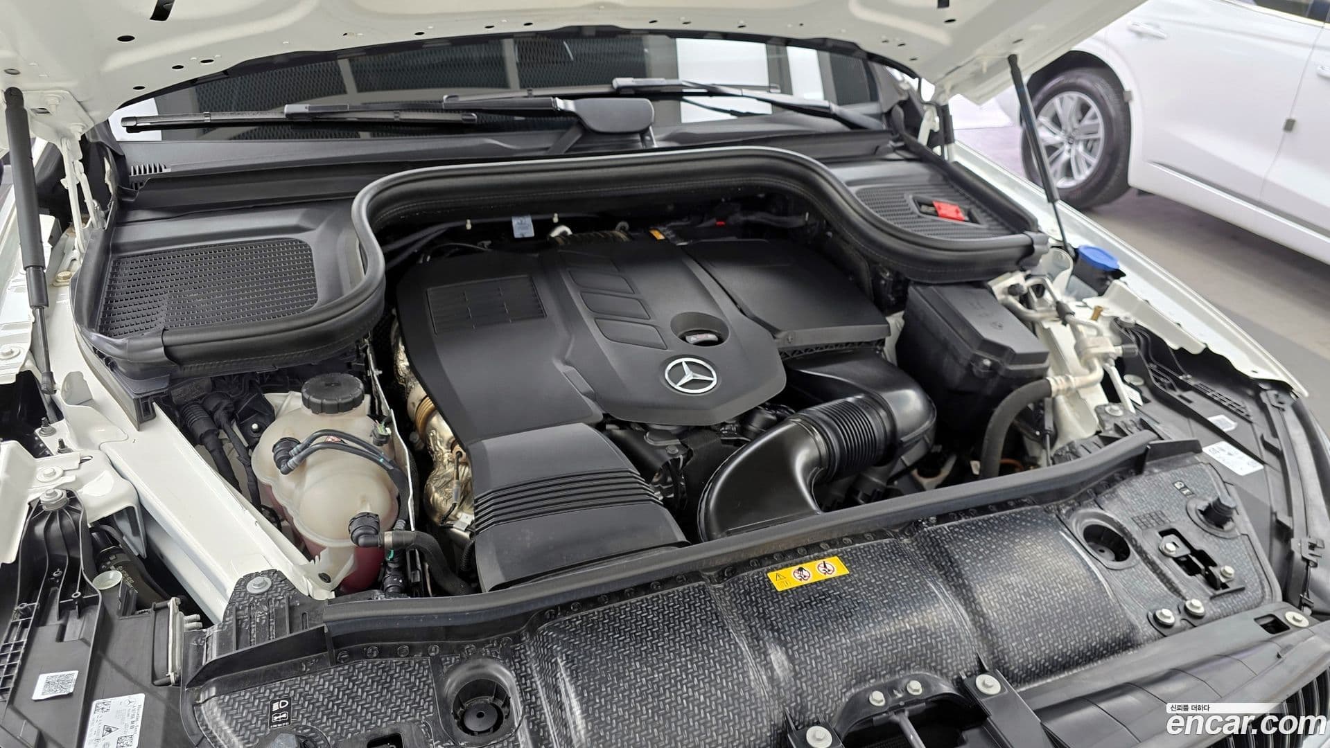 Main__Slider__Photo:GLE-Class Mercedes-Benz 2024.4-5