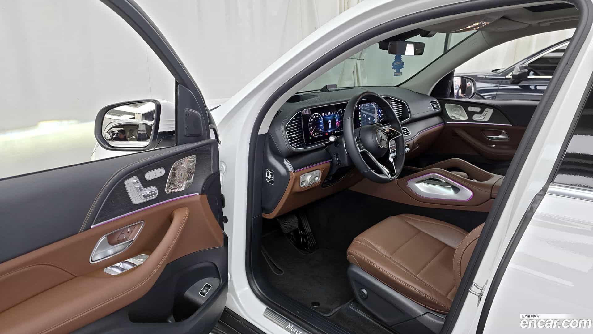 GLE-Class Mercedes-Benz 2024.4-INNER-010