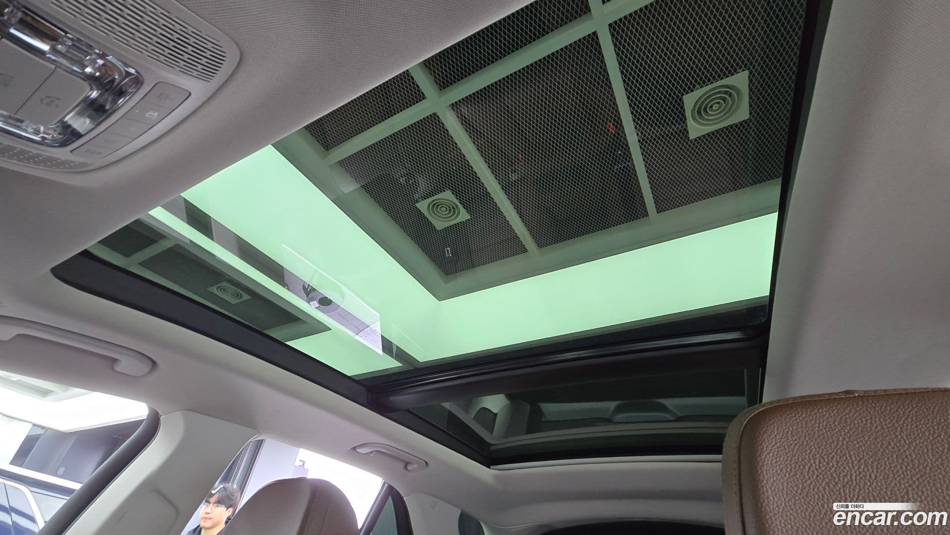 Main__Slider__Photo:GLE-Class Mercedes-Benz 2024.4-17