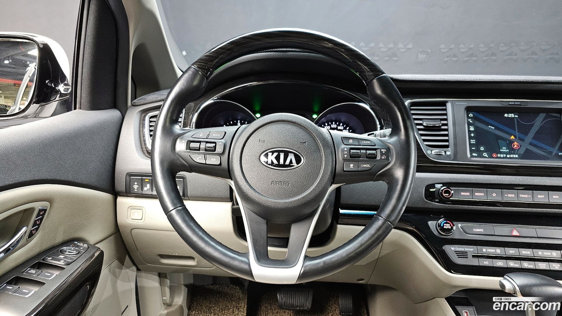 Main__Slider__Photo:Canival Kia 2019.7-13