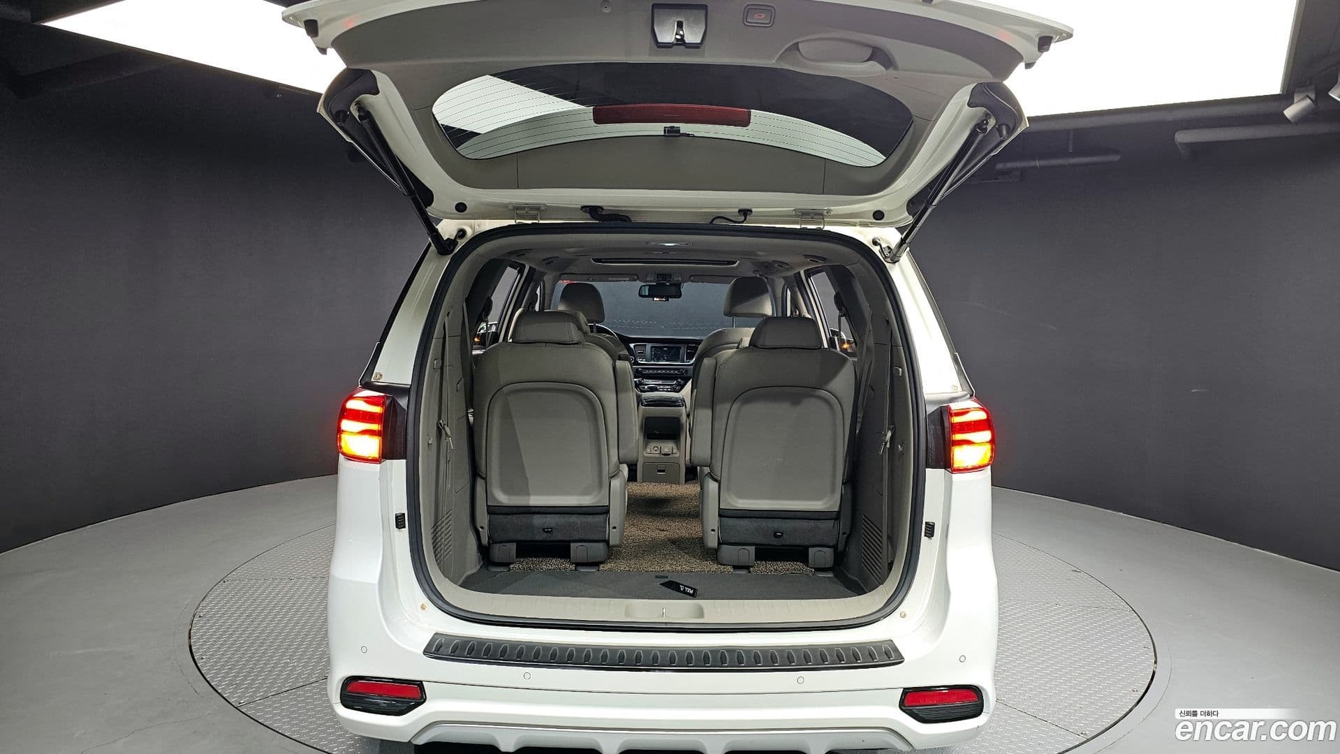 Main__Slider__Photo:Canival Kia 2019.7-19