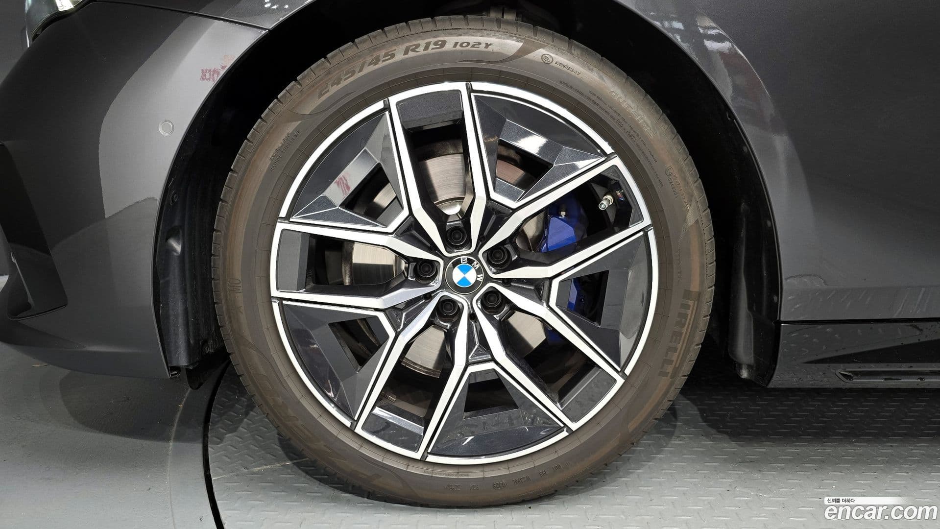 Main__Slider__Photo:5-Series BMW 2025.4-4