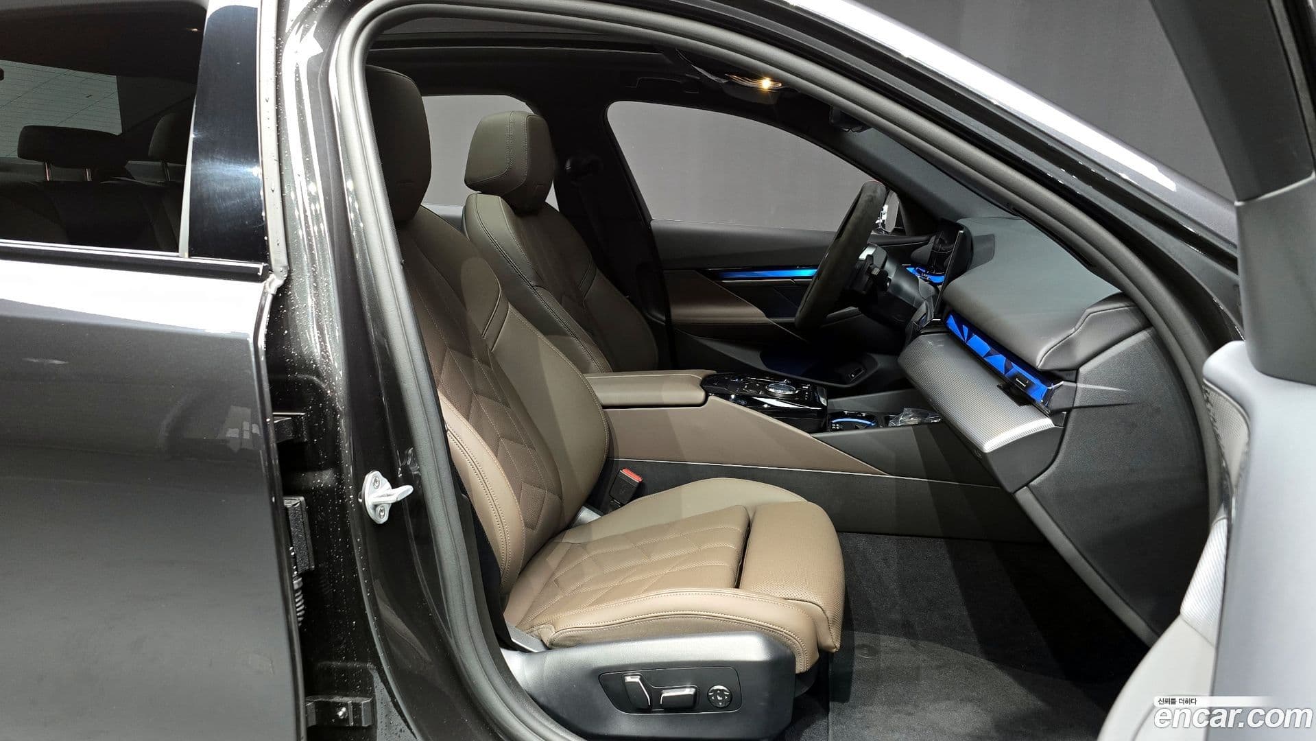 Main__Slider__Photo:5-Series BMW 2025.4-9