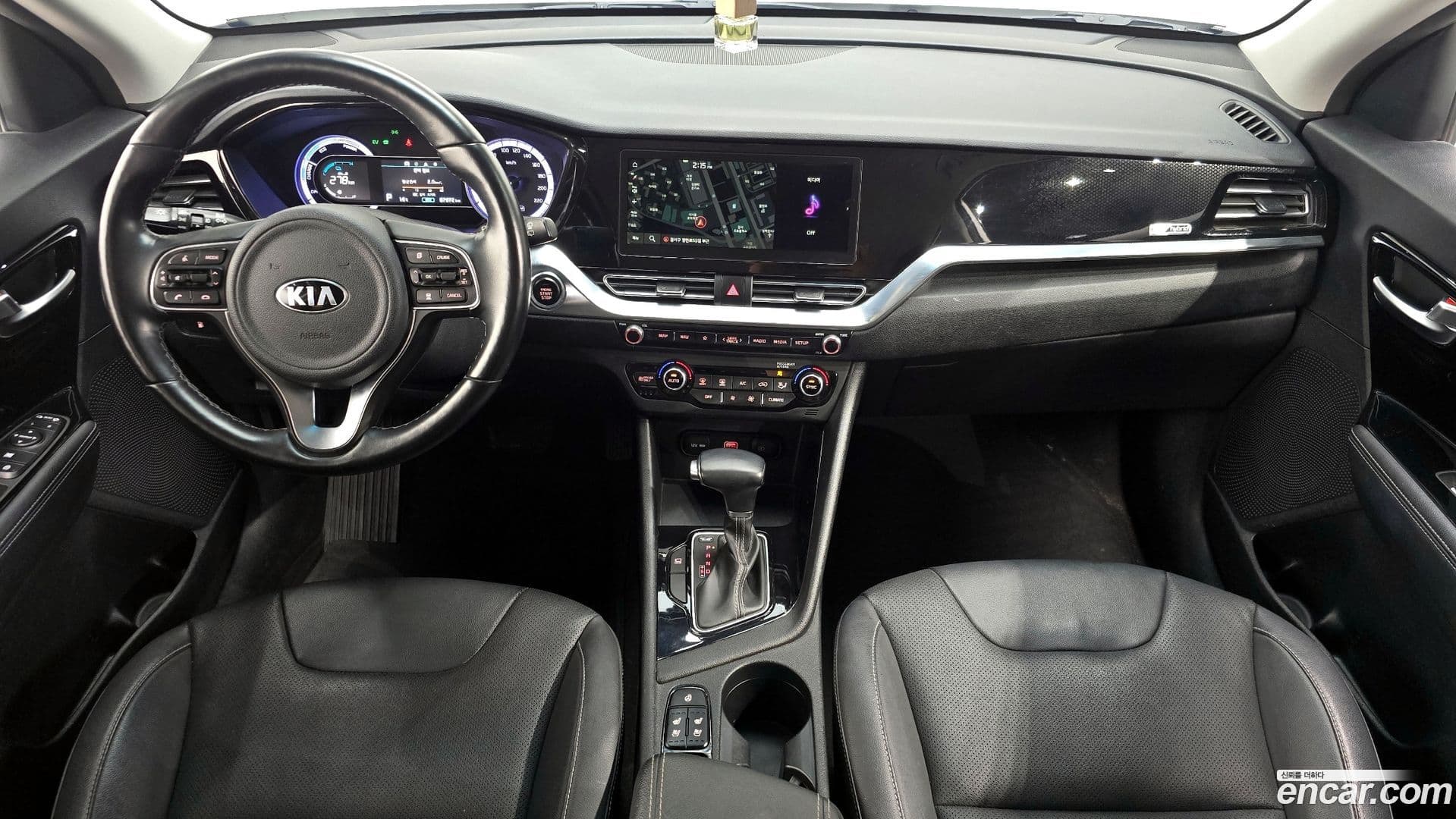 Main__Slider__Photo:Niro Kia 2020.2-6