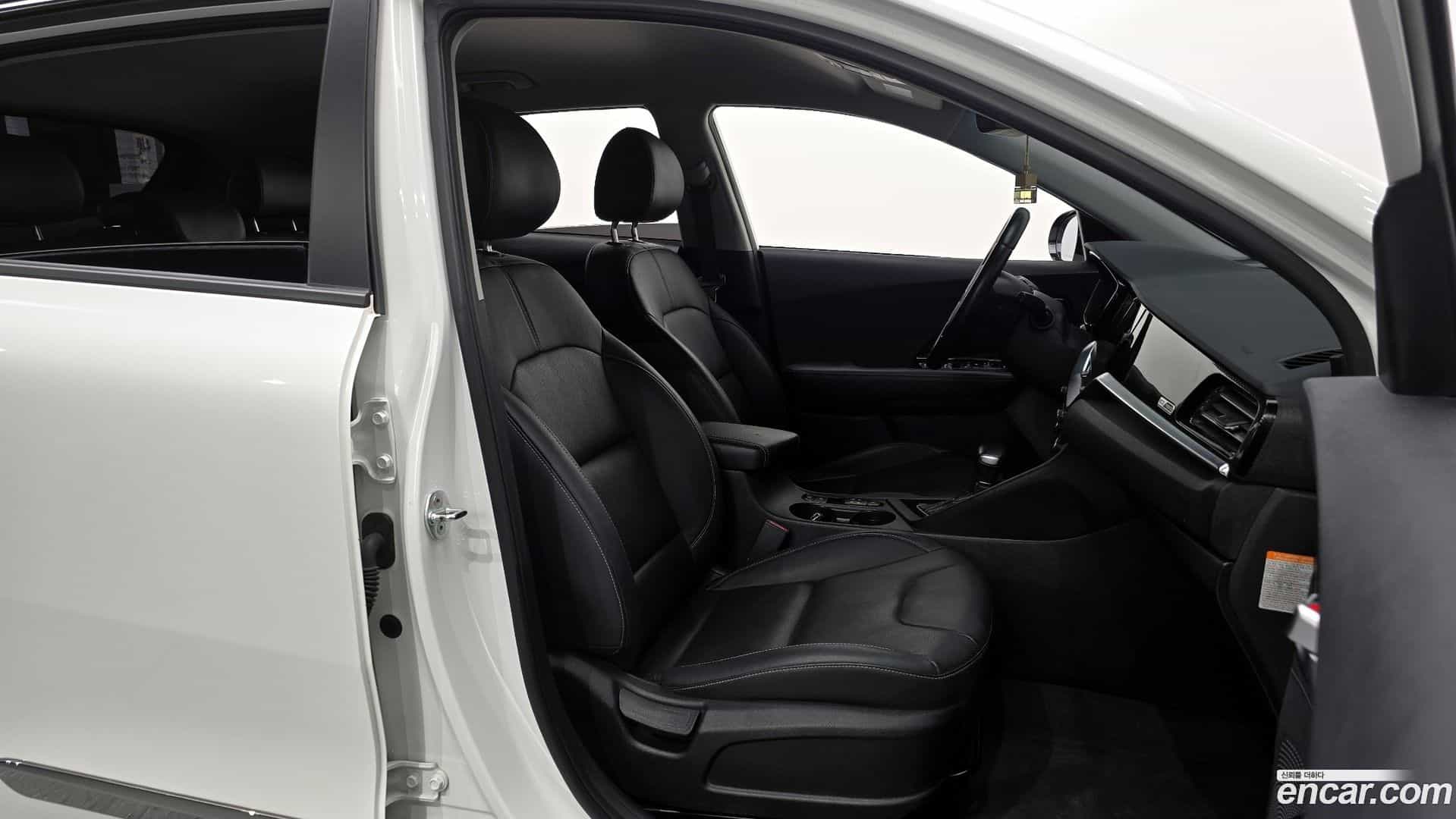 Niro Kia 2020.2-INNER-010