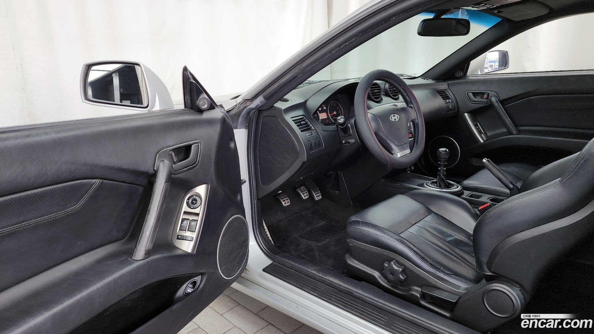 Main__Slider__Photo:Tuscani Hyundai 2003.9-9