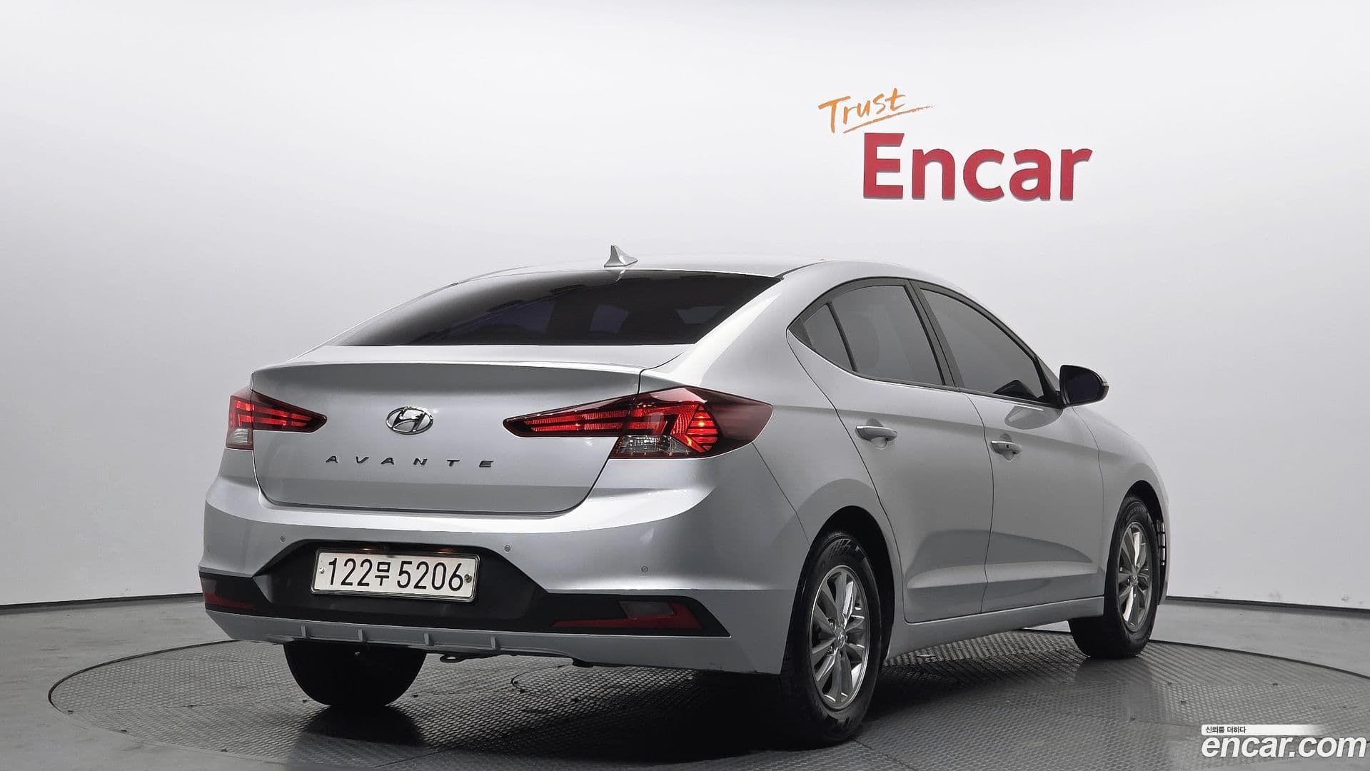 Main__Slider__Photo:AVANTE Hyundai 2019.0-1