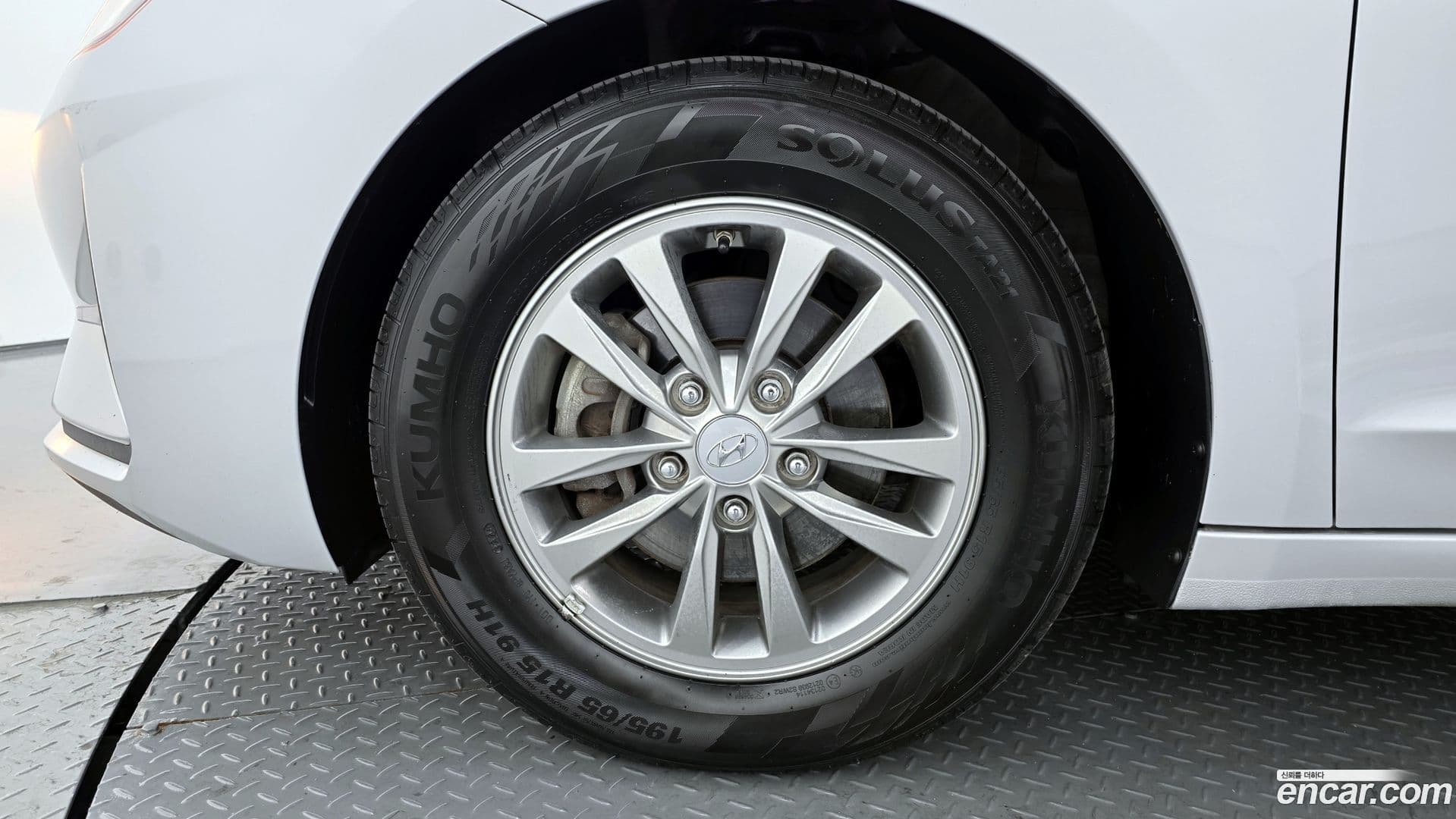 Main__Slider__Photo:AVANTE Hyundai 2019.0-4