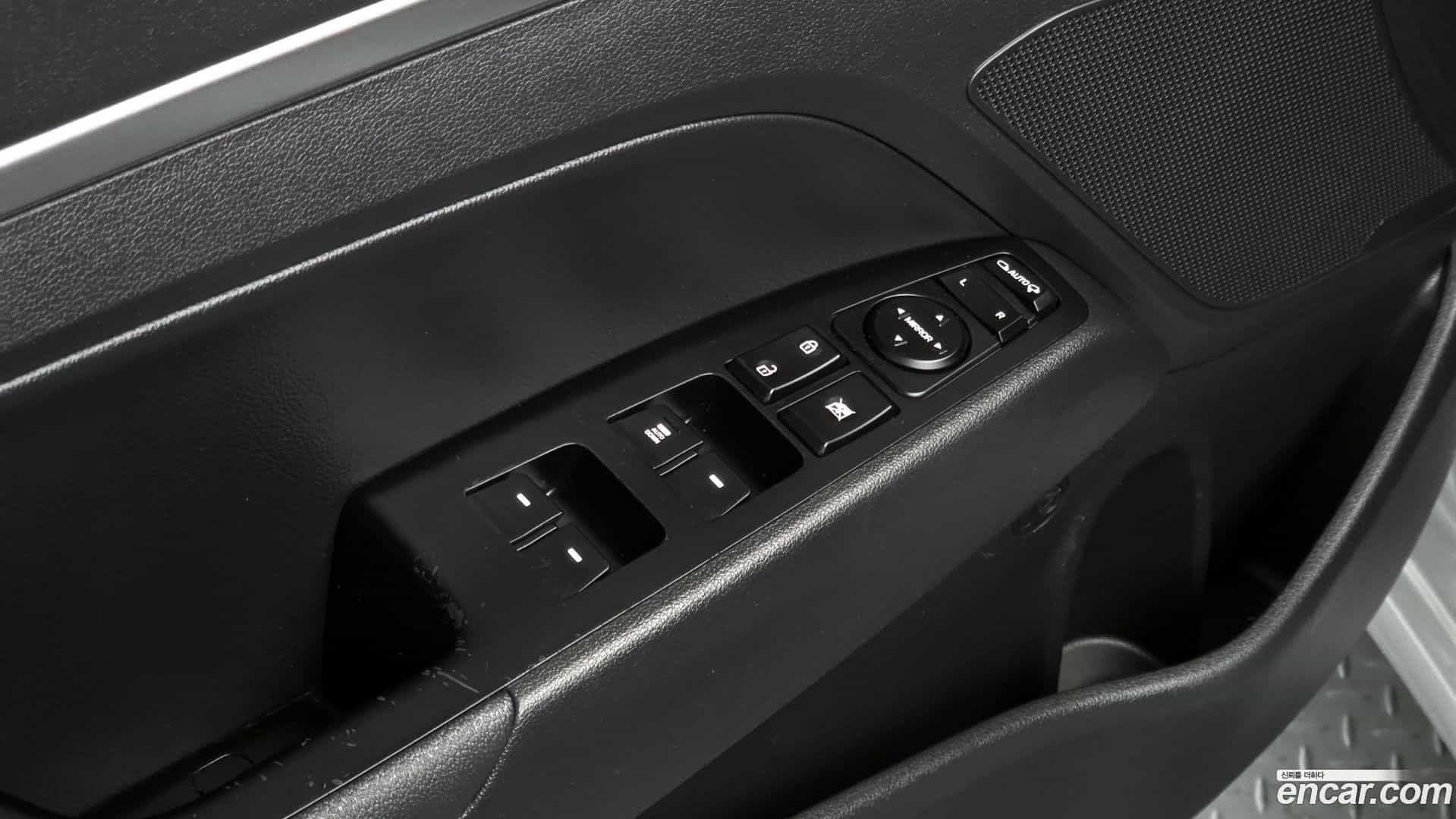 AVANTE Hyundai 2019.0-OPTION-024