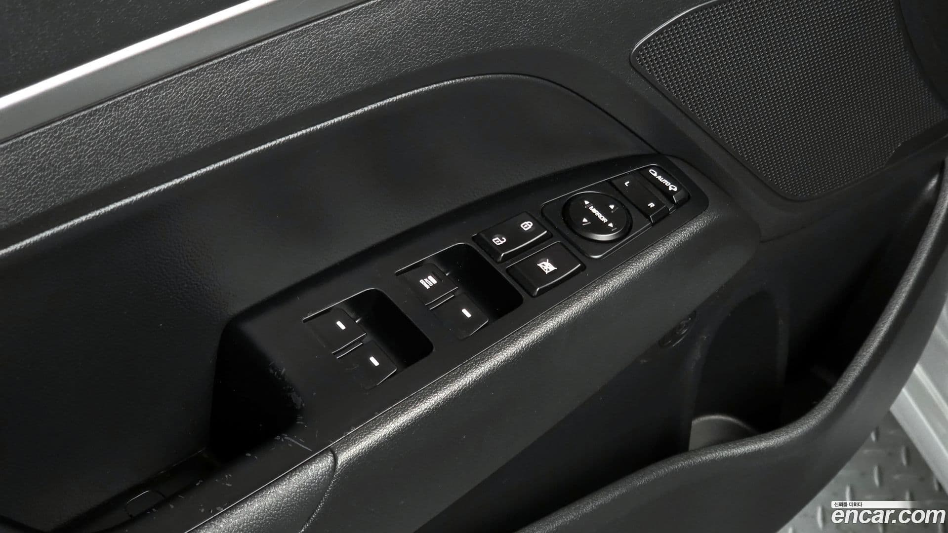 Main__Slider__Photo:AVANTE Hyundai 2019.0-19