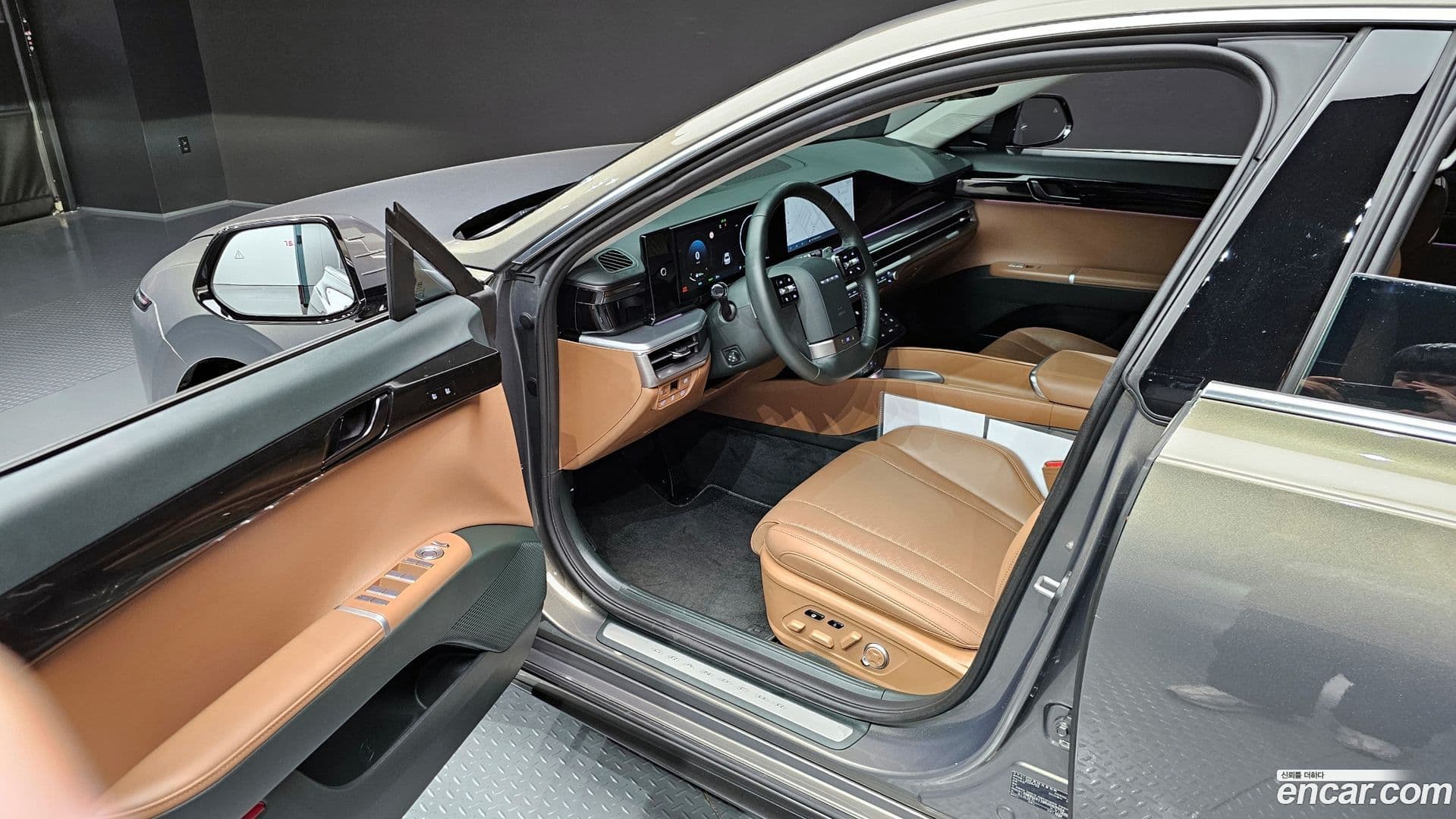 Main__Slider__Photo:Grandeur Hyundai 2024.3-10