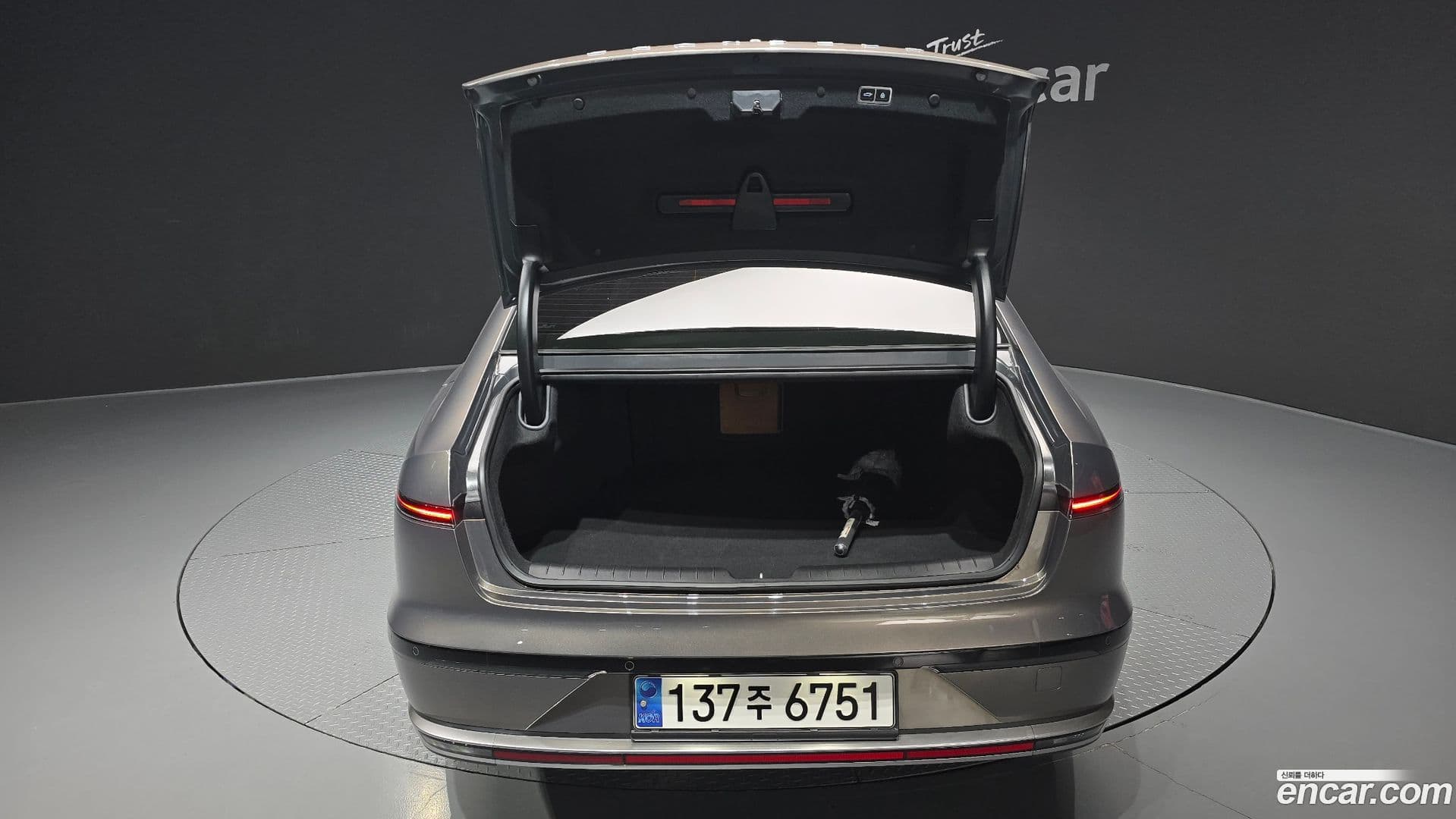 Main__Slider__Photo:Grandeur Hyundai 2024.3-19