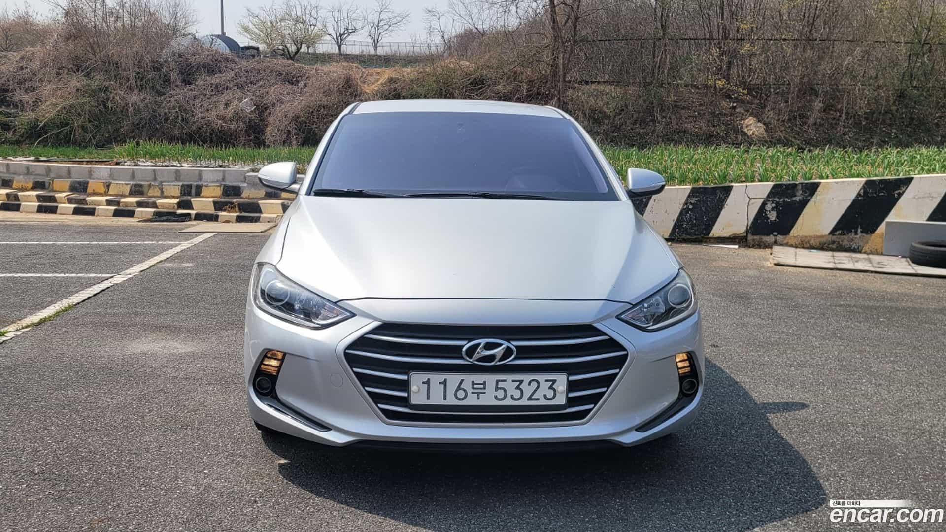 AVANTE Hyundai 2018.1-OUTER-001