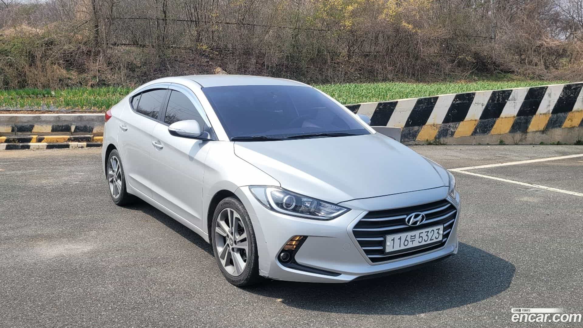 AVANTE Hyundai 2018.1-OUTER-003