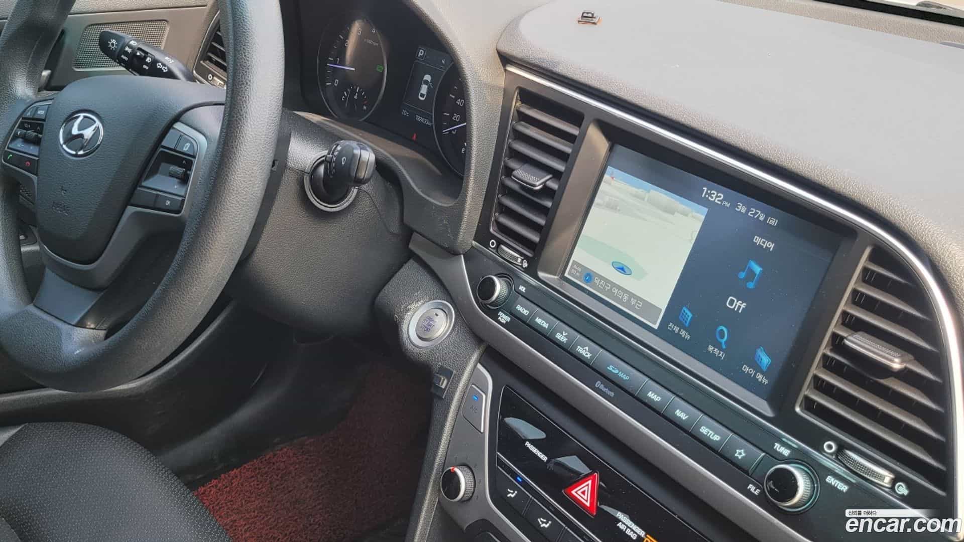 AVANTE Hyundai 2018.1-OUTER-006