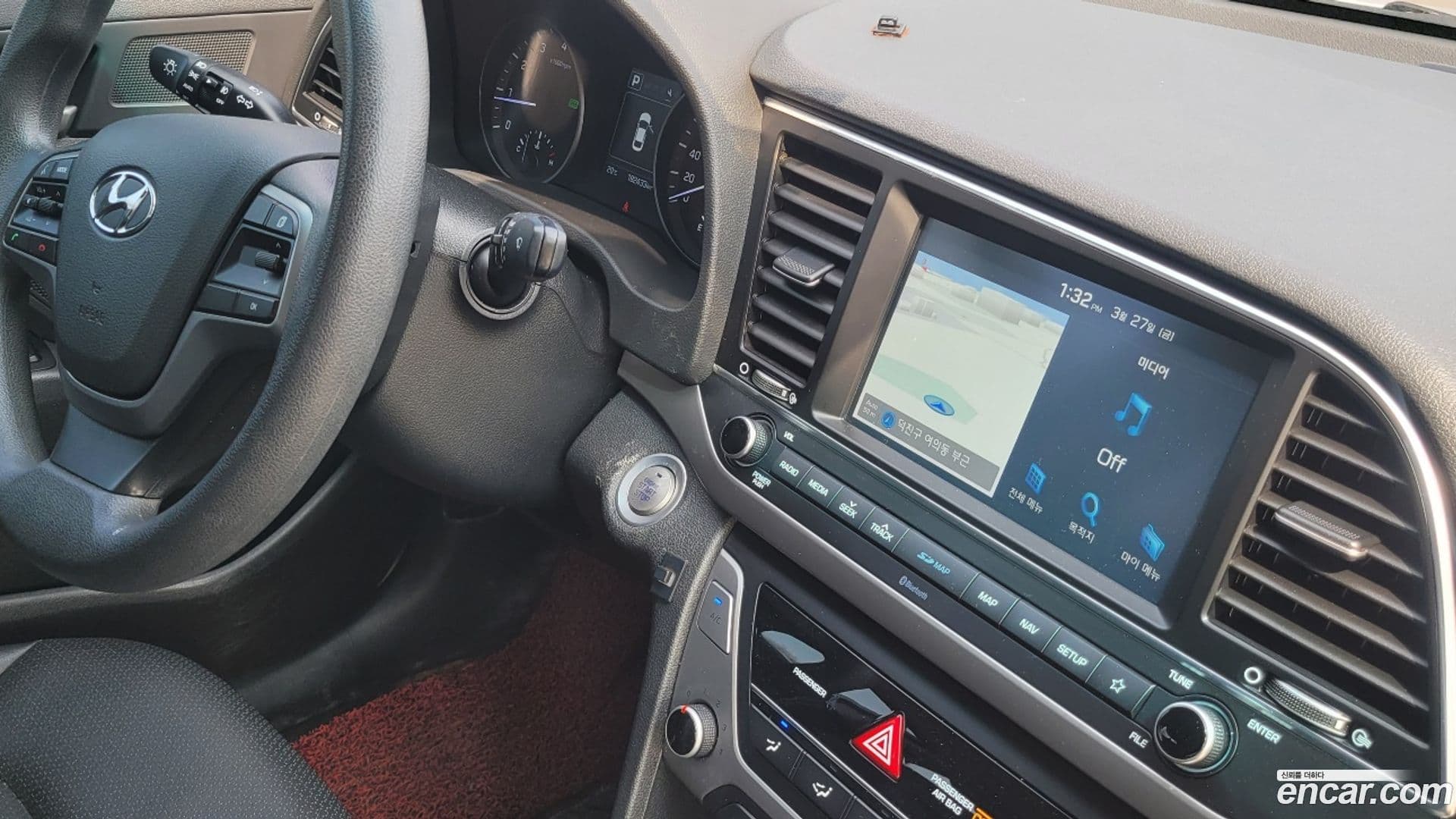 Main__Slider__Photo:AVANTE Hyundai 2018.1-5