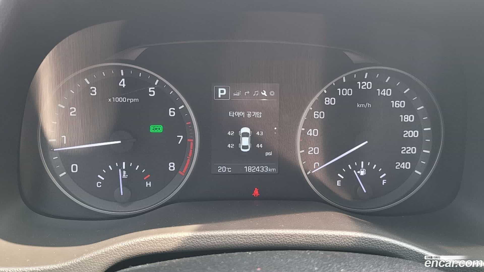 AVANTE Hyundai 2018.1-INNER-008