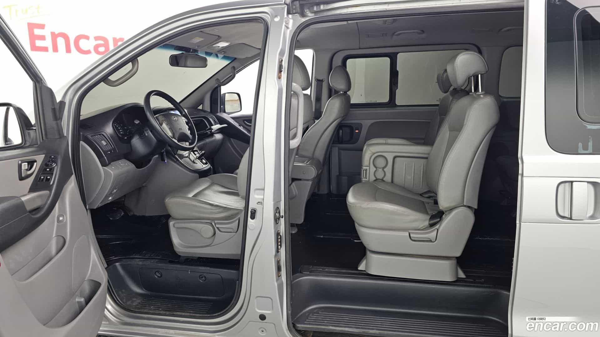 Starex Hyundai 2013.0-INNER-010