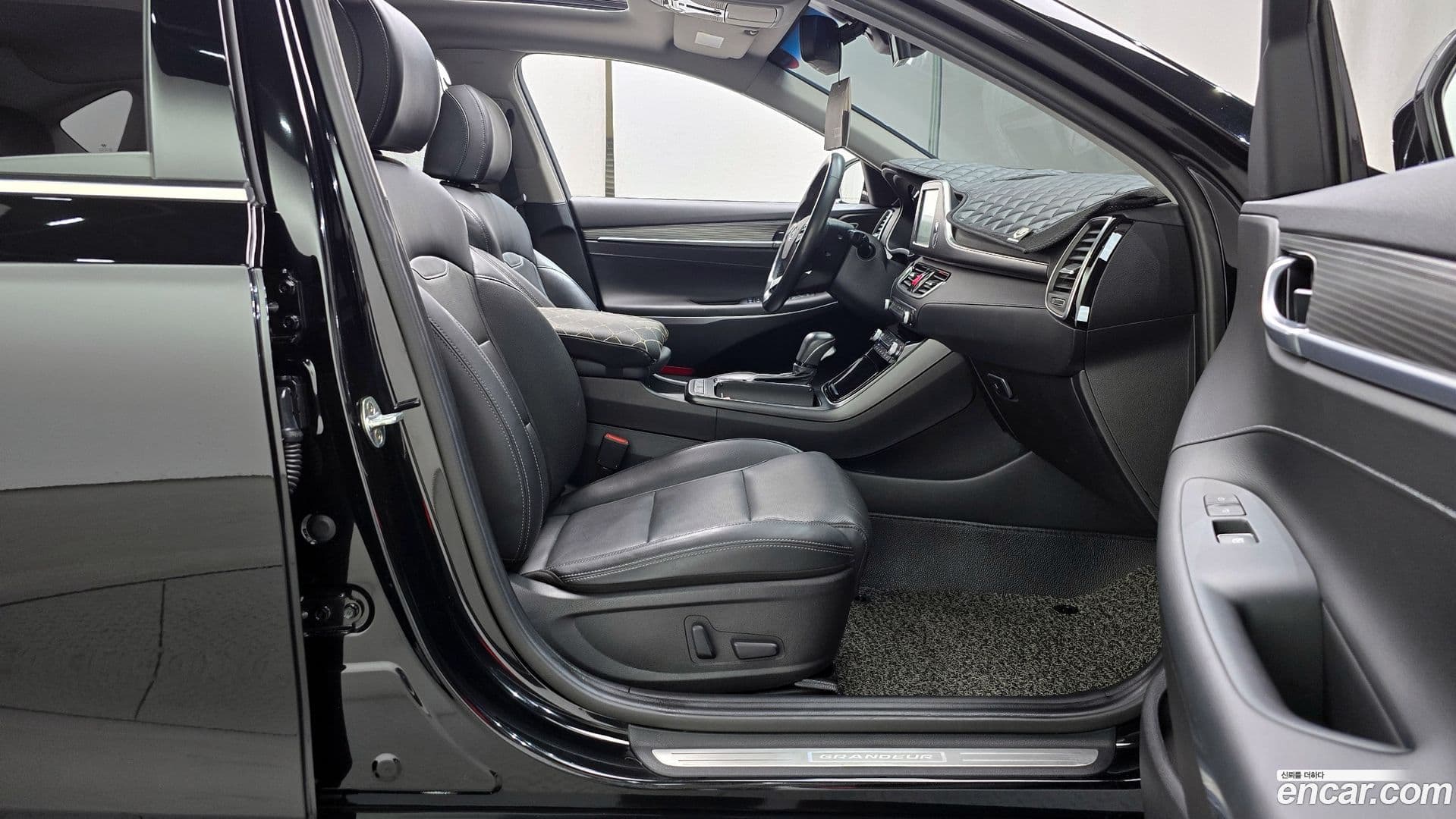 Main__Slider__Photo:Grandeur Hyundai 2017.7-9