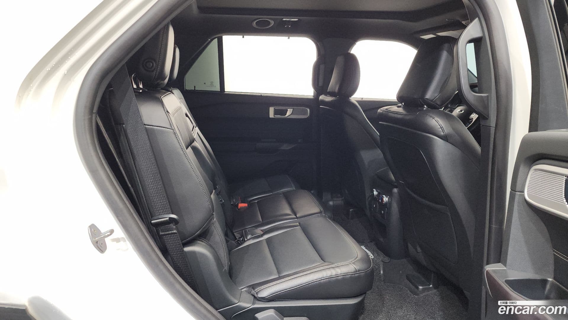 Main__Slider__Photo:Explorer Ford 2020.0-11