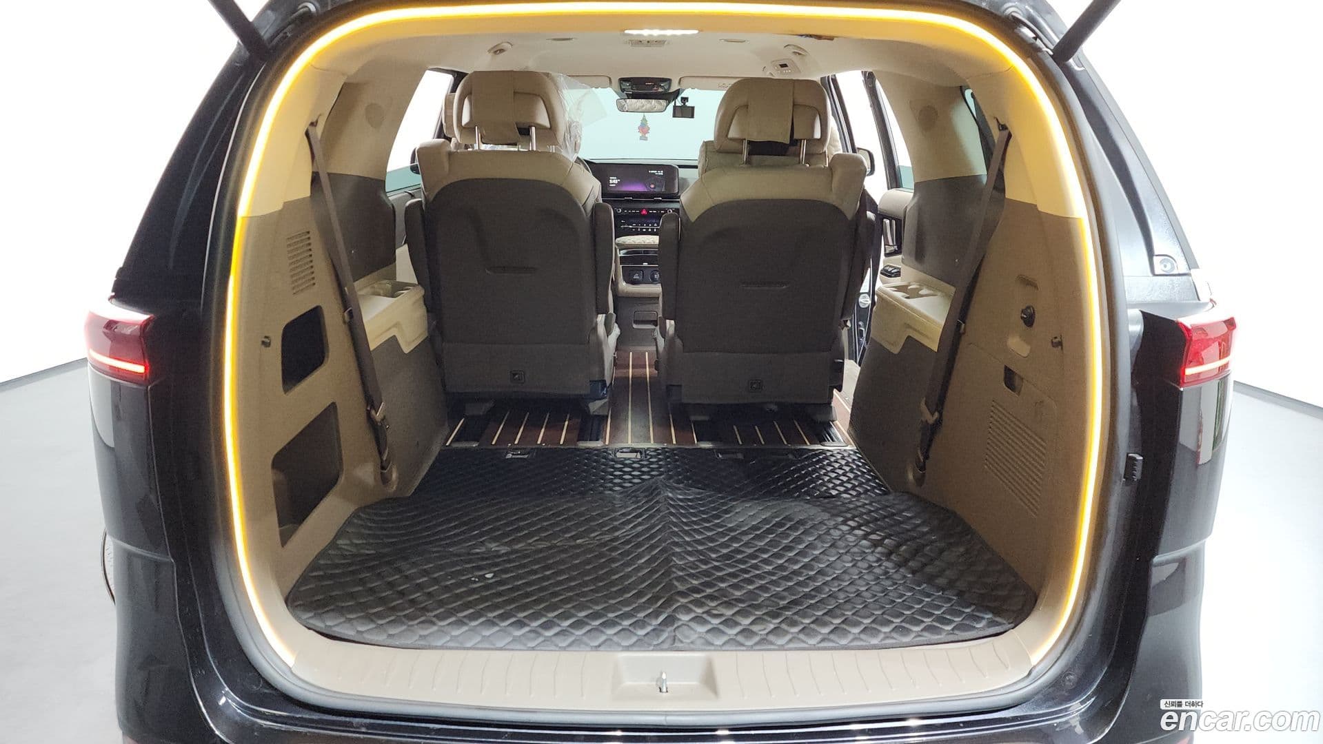 Main__Slider__Photo:Canival Kia 2023.7-19