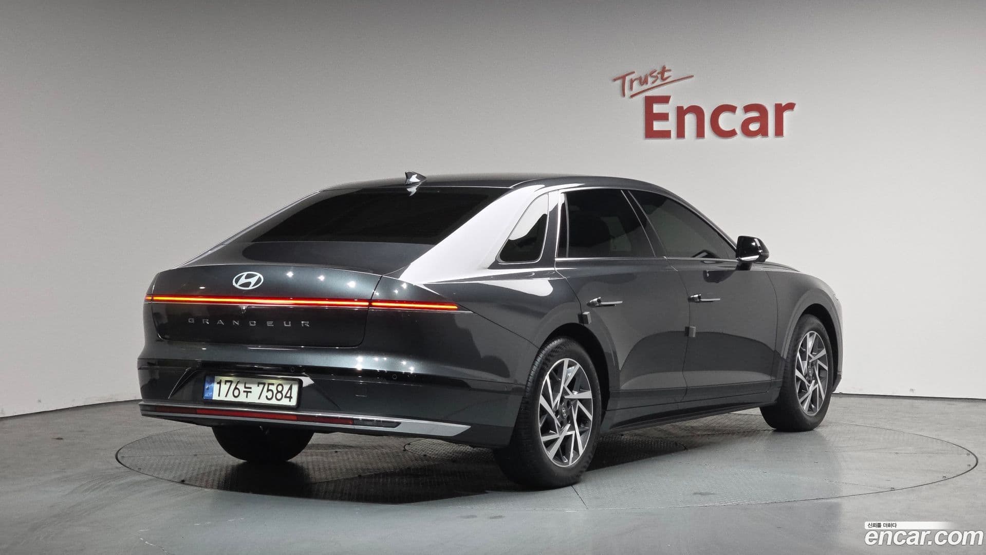 Main__Slider__Photo:Grandeur Hyundai 2024.2-1