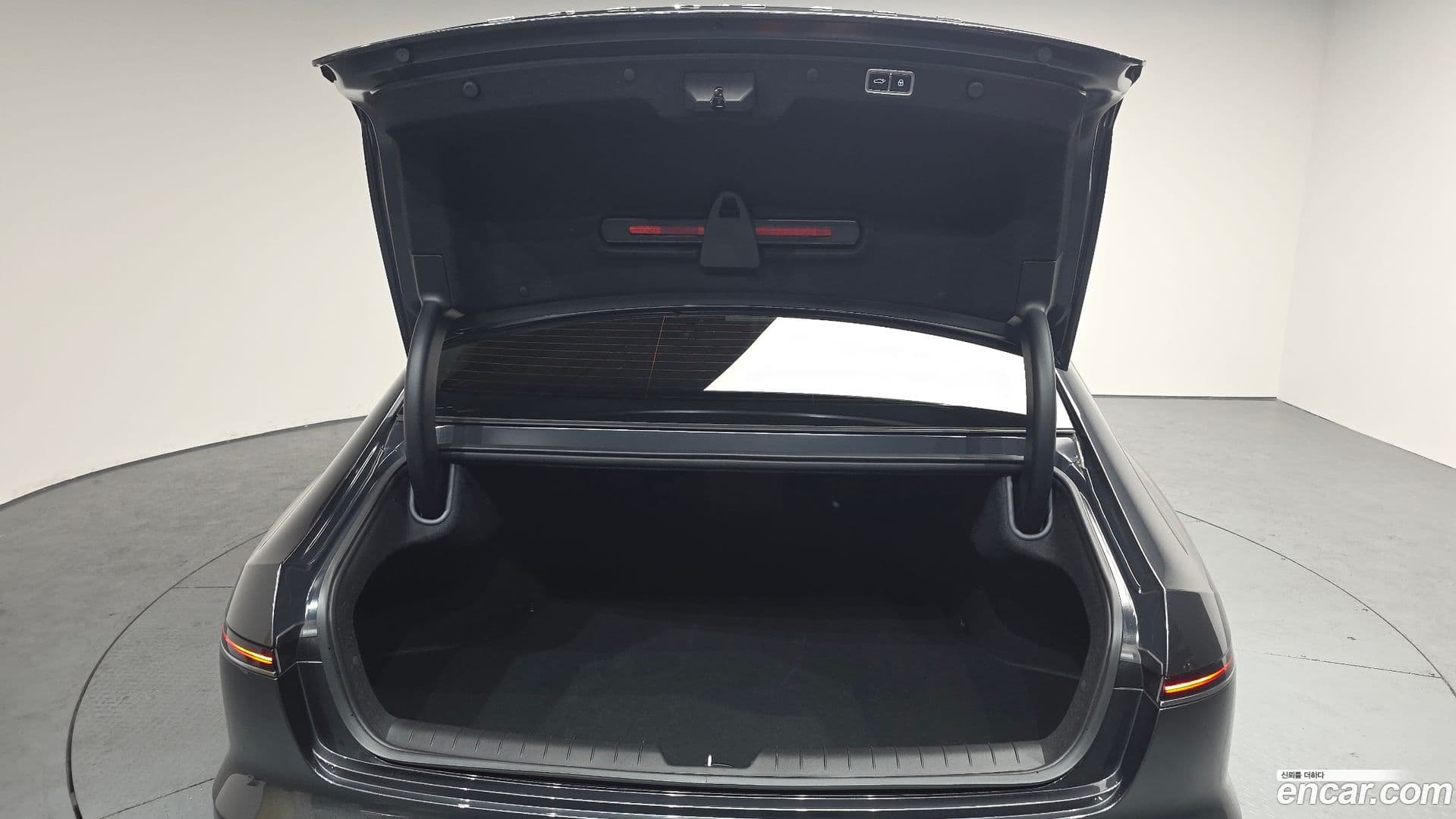 Main__Slider__Photo:Grandeur Hyundai 2024.2-19