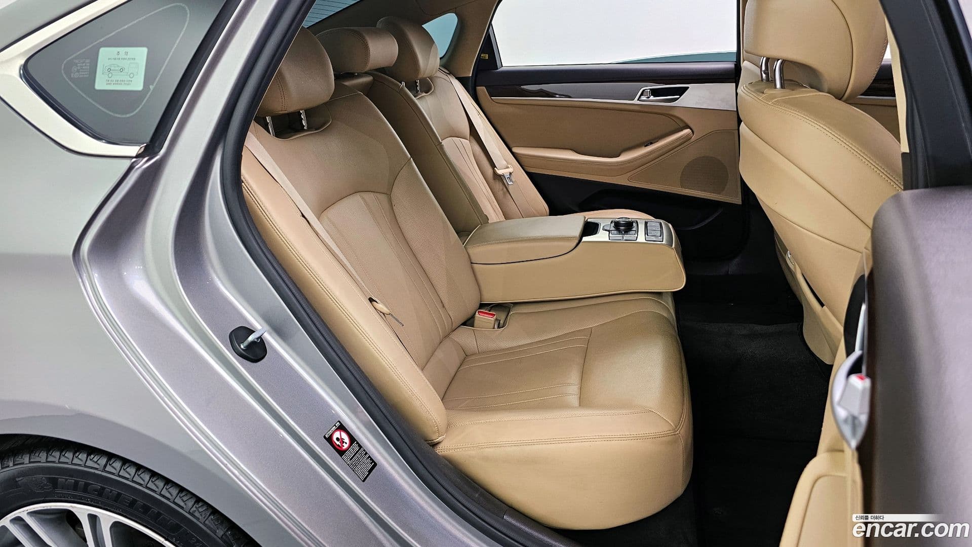 Main__Slider__Photo:G80 Genesis 2019.5-11